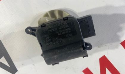 Сервопривод заслонок печки Audi A4 B6 седан AMB