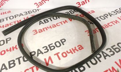 Уплотнительная резинка боковой двери задняя левая