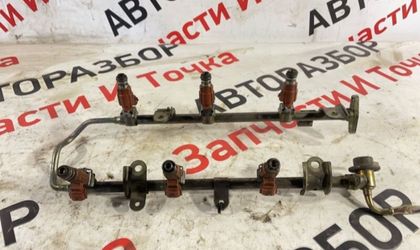 Топливная рейка Nissan Cefiro A33 VQ20 2002