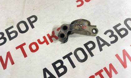 Крепление рычага подвески переднее левое Honda