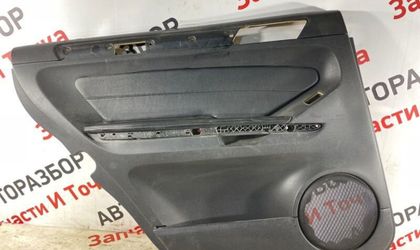Обшивка боковой двери задняя левая Mercedes-Benz