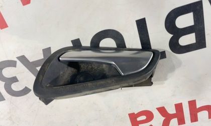 Ручка двери внутренняя задняя левая Ford Focus CB8