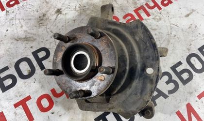 Кулак поворотный левый Nissan Cefiro A33 VQ20 2002