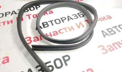 Уплотнительная резинка боковой двери задняя левая