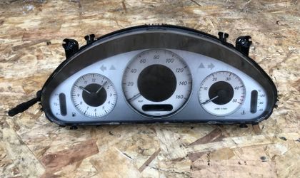 Панель приборов Mercedes-Benz E-Класс, III (W21...