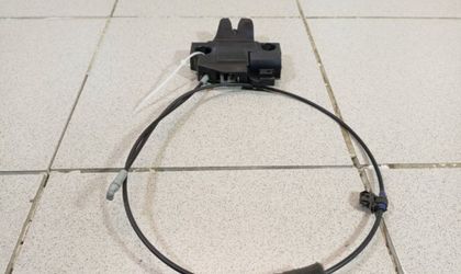 Замок крышки багажника Toyota Camry V70