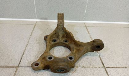 Кулак поворотный передний правый Toyota Rav4 5