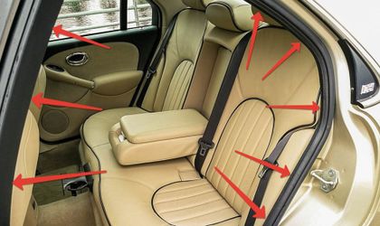 Уплотнитель проема задней двери НОВЫЙ Rover 75