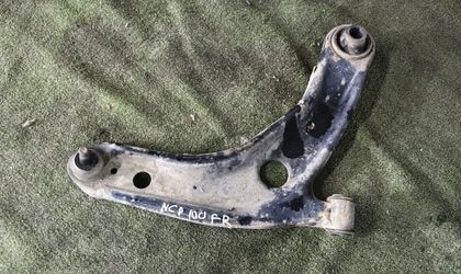 Рычаг передний правый нижний Toyota Ractis NCP100 1NZFE 1E7 2010