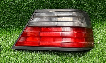 Фонарь задний правый Mercedes-Benz E-Класс, W124