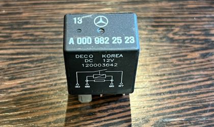 Реле Mercedes 120003042 A0009822523