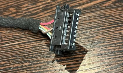 Разъем фишка кнопки SOS Mercedes A1645450728
6 pin