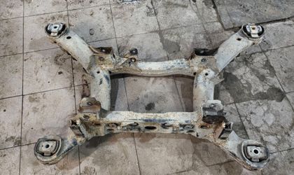 Подрамник задний Mercedes-Benz M-Класс W164