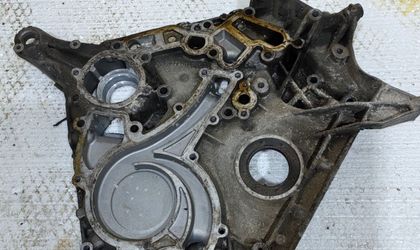 Передняя крышка двигателя Mercedes m272