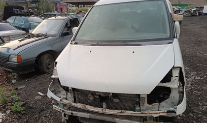 Nissan Serena II (C24) 2000