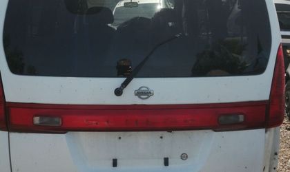 Крышка багажника Nissan Serena II (C24) 2000