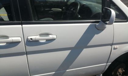 Дверь передняя правая Nissan Serena II (C24) 2000