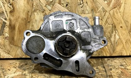 Насос вакуумный Audi A4 B8 2.0 CAGA