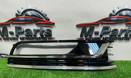Накладка противотуманной фары правая Volkswagen Passat B7 10-15