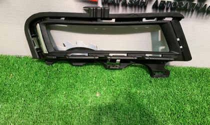 Накладка противотуманной фары правая Volkswagen Golf 7 