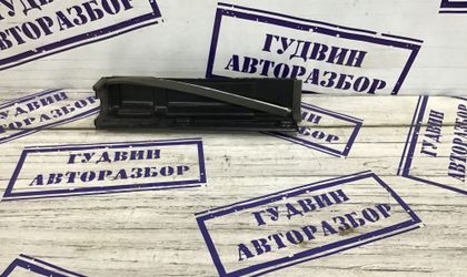 Воздухозаборник радиатора левый