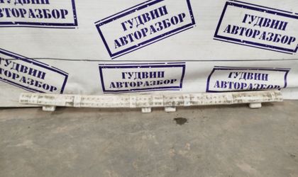 Накладка (наполнитель )порога левая Toyota Camr...