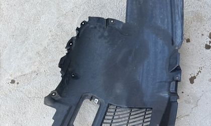Подкрылок передний правый BMW 7 серия F01/F02/...