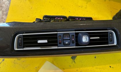 Центральный Воздушный дефлектор BMW 7 серия F0...