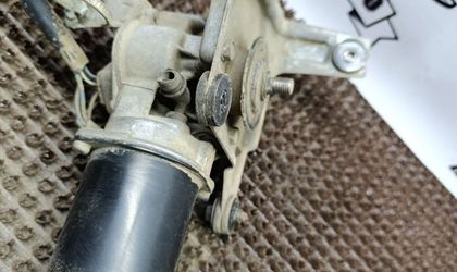Моторчик стеклоочистителя передний Mitsubishi R...