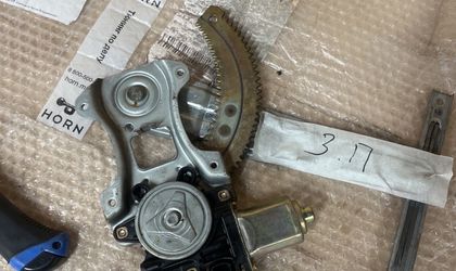 Стеклоподъемник задней правой двери Nissan Marc...